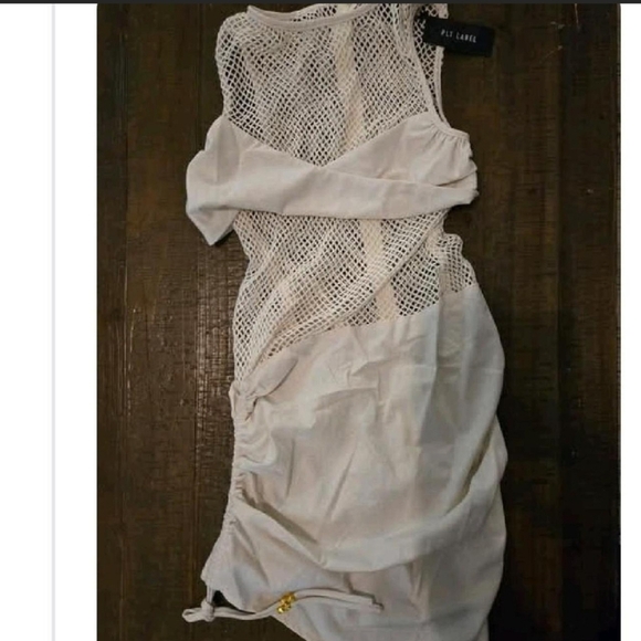 PrettyLittleThing Cream Bodycon Dress - Picture 5 of 5